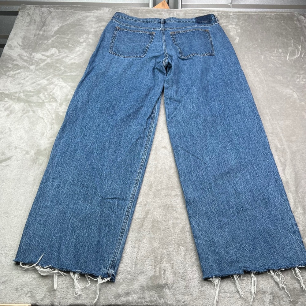 Abercrombie & Fitch Low Rise Ultra Loose Jeans Women 30 Long Medium Wash Raw Hem - Picture 2 of 14